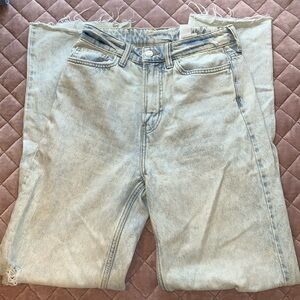 Lightly worn lighwash jeans. Has a couple markings (last images above).